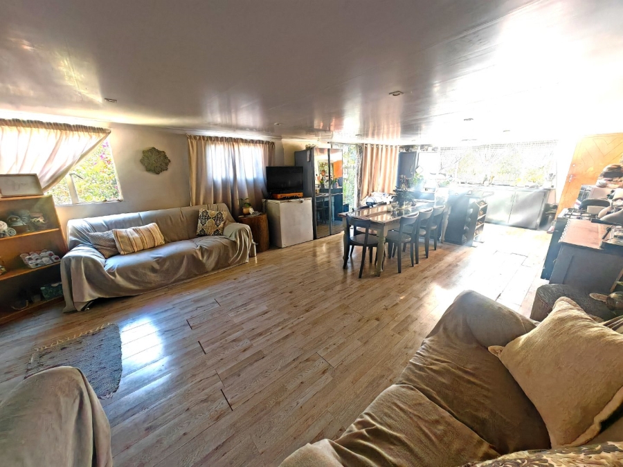 8 Bedroom Property for Sale in Fleurdal Free State